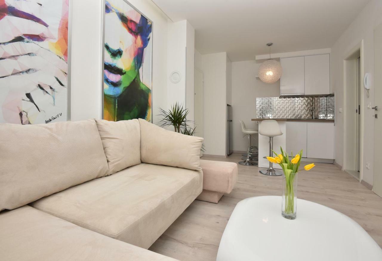 Apartman Petra Lägenhet Makarska Exteriör bild