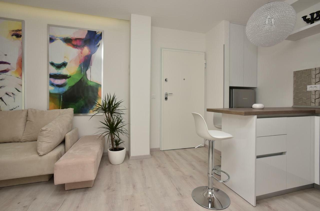 Apartman Petra Lägenhet Makarska Exteriör bild